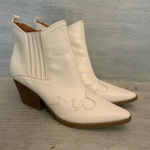 Indigo Rd. Faux Leather Iramoura Ivory Western Cowgirl Ankle Booties Size 10M GC